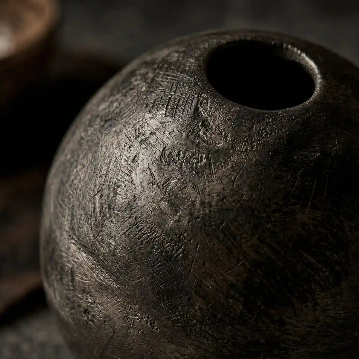 vaso materico nero tunisino