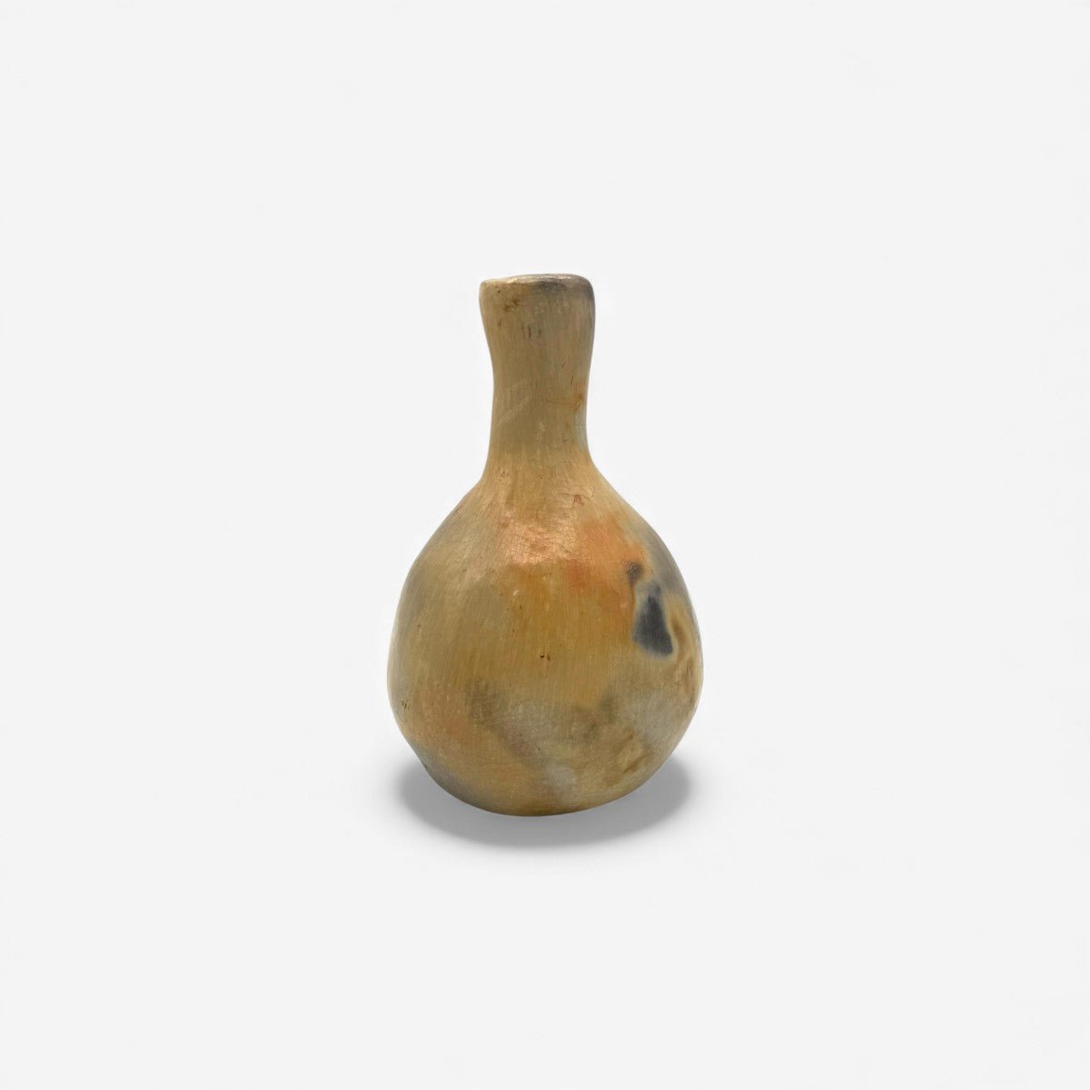 Forma organica e ancestrale del vaso policromo collezione Malles x Vicode