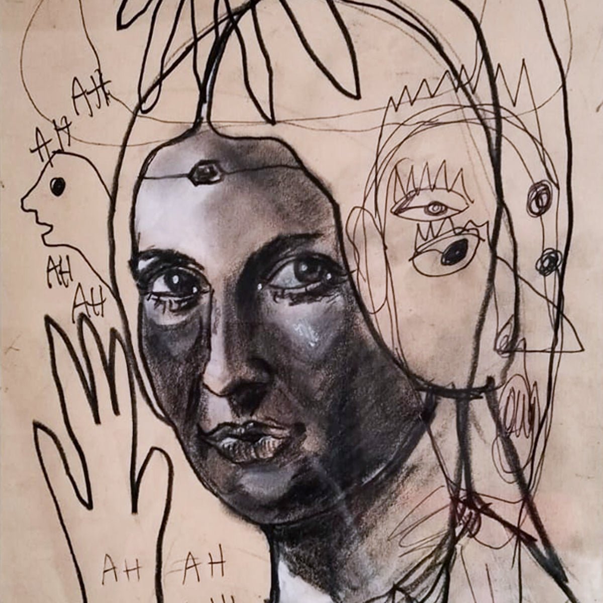 Volto femminile ricoperto di disegni simbolici e conigli, espressione di una matericità stratificata.