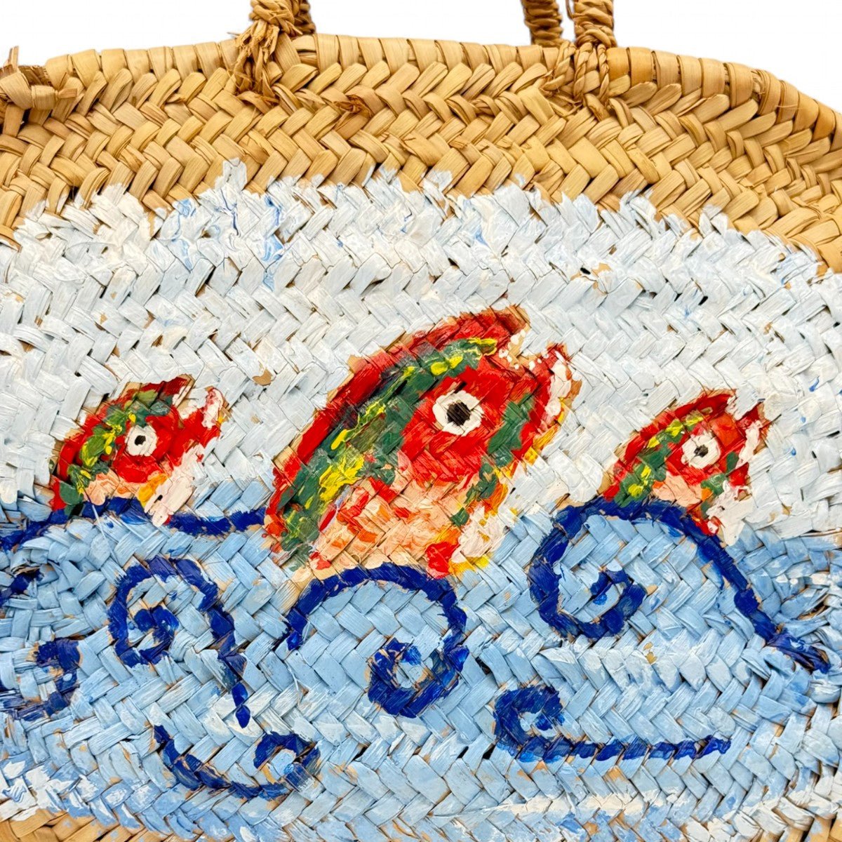 Profilo della borsa in paglia Monterosso che ne mostra la capienza e la pittura laterale.