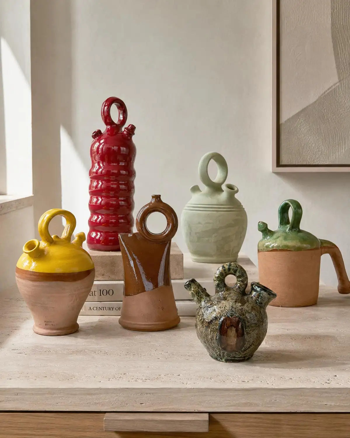 Botijos spagnoli in ceramica decorativa selezionati da Vicode per interni contemporanei