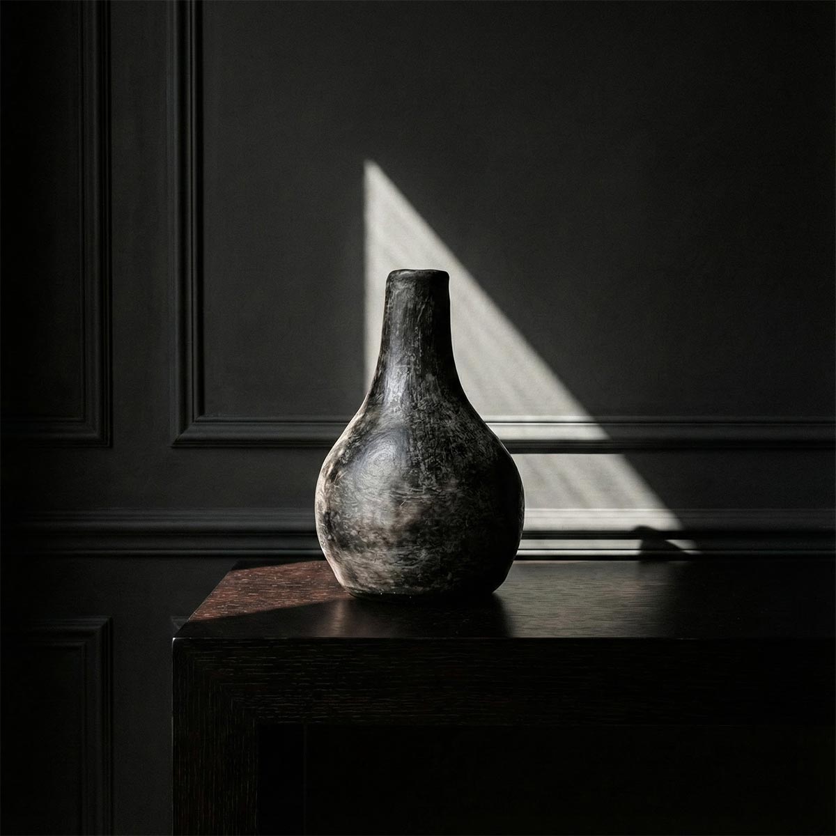 bottiglia ceramica decorativa Habiba: scultura in ceramica di Sejnane collezione Malles x Vicode