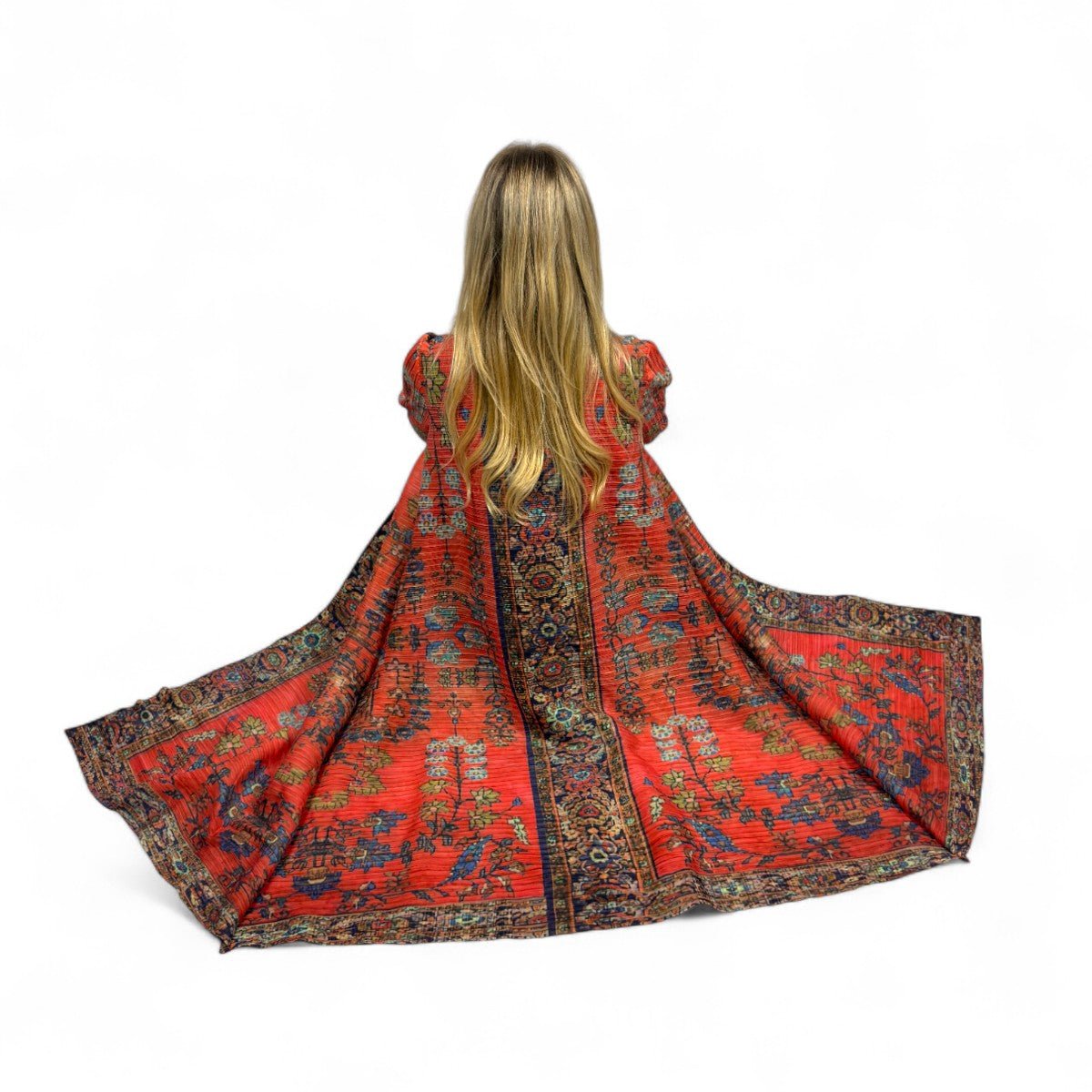 Dettaglio della trama ricca e del tessuto pregiato del kimono soprabito Brera.