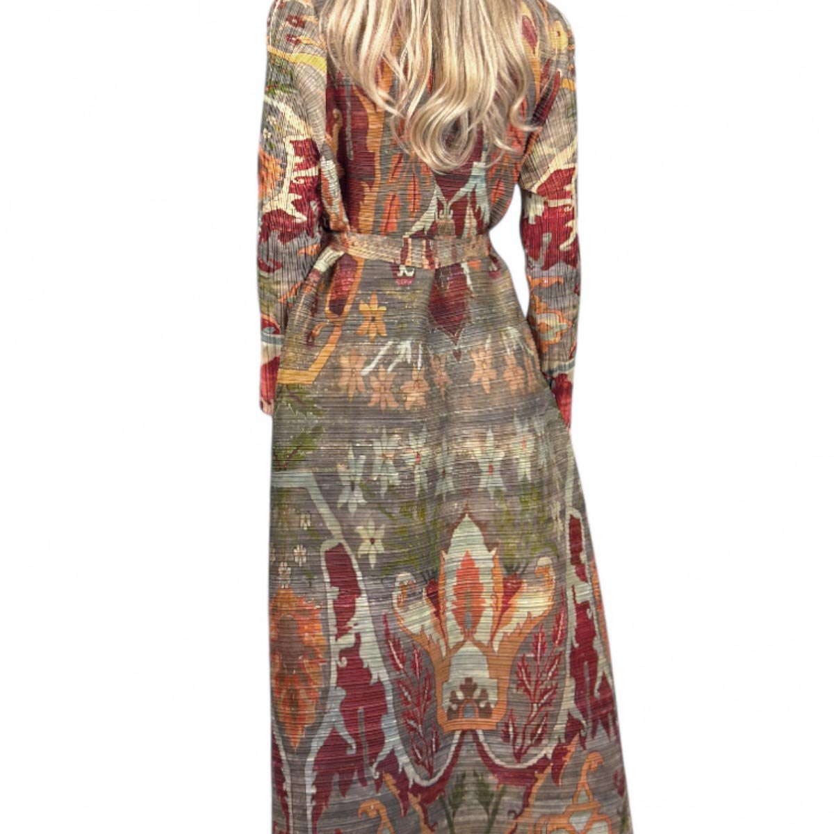 Vista posteriore del kimono soprabito Manhattan che ne mostra il ricco pattern completo.