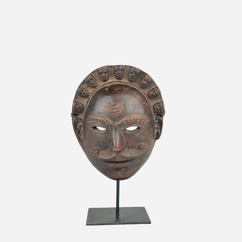 Maschera Re Multiforme, scultura da parete in legno di mogano scolpito a mano.