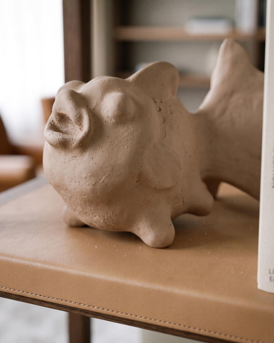 Scultura pesce CASAKŪ in ceramica artistica con finitura opaca GESSO