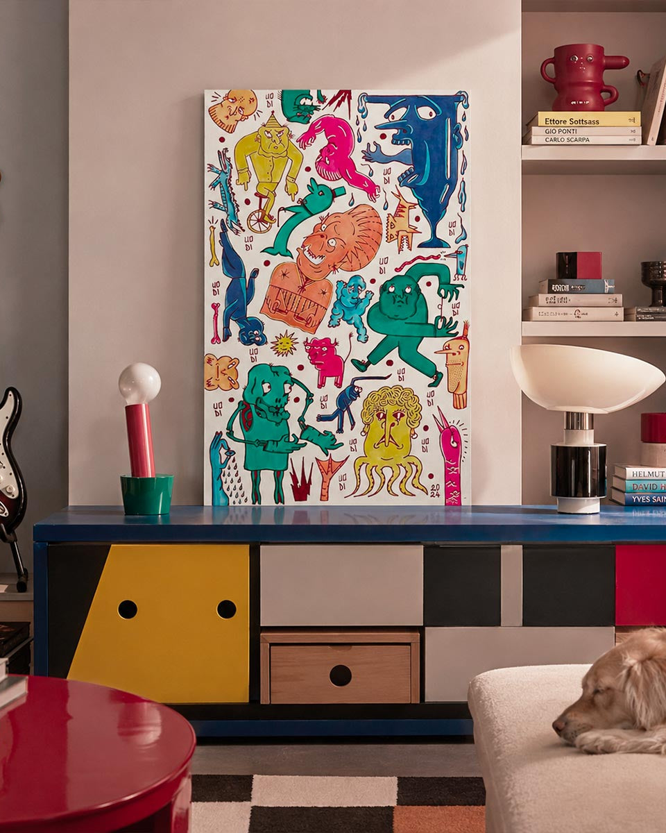 quadro minimalista opus 4 di uodi x vicode ambientato in un living stile sottsass di design