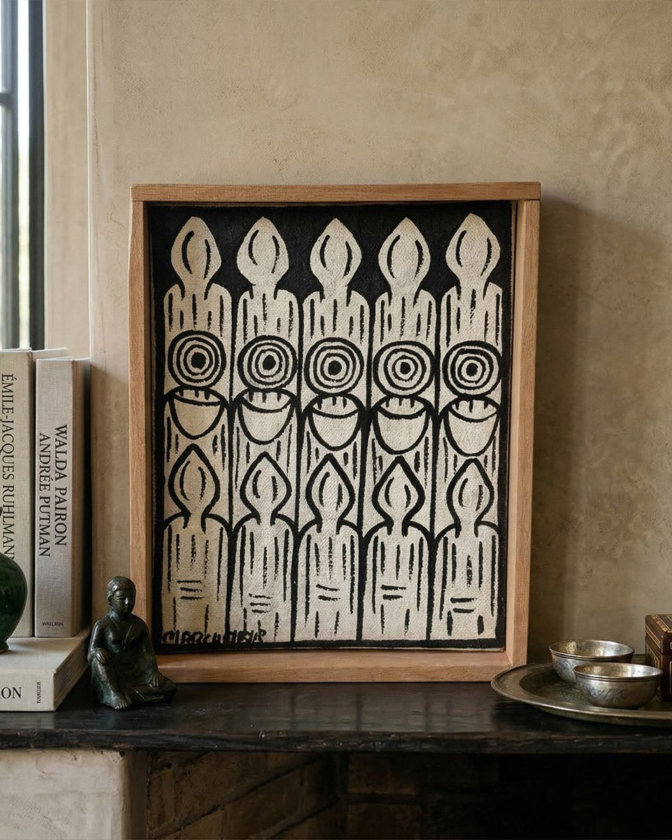 Quadro monocromatico di arte grafica marocchina Mabchour con cornice in legno naturale.