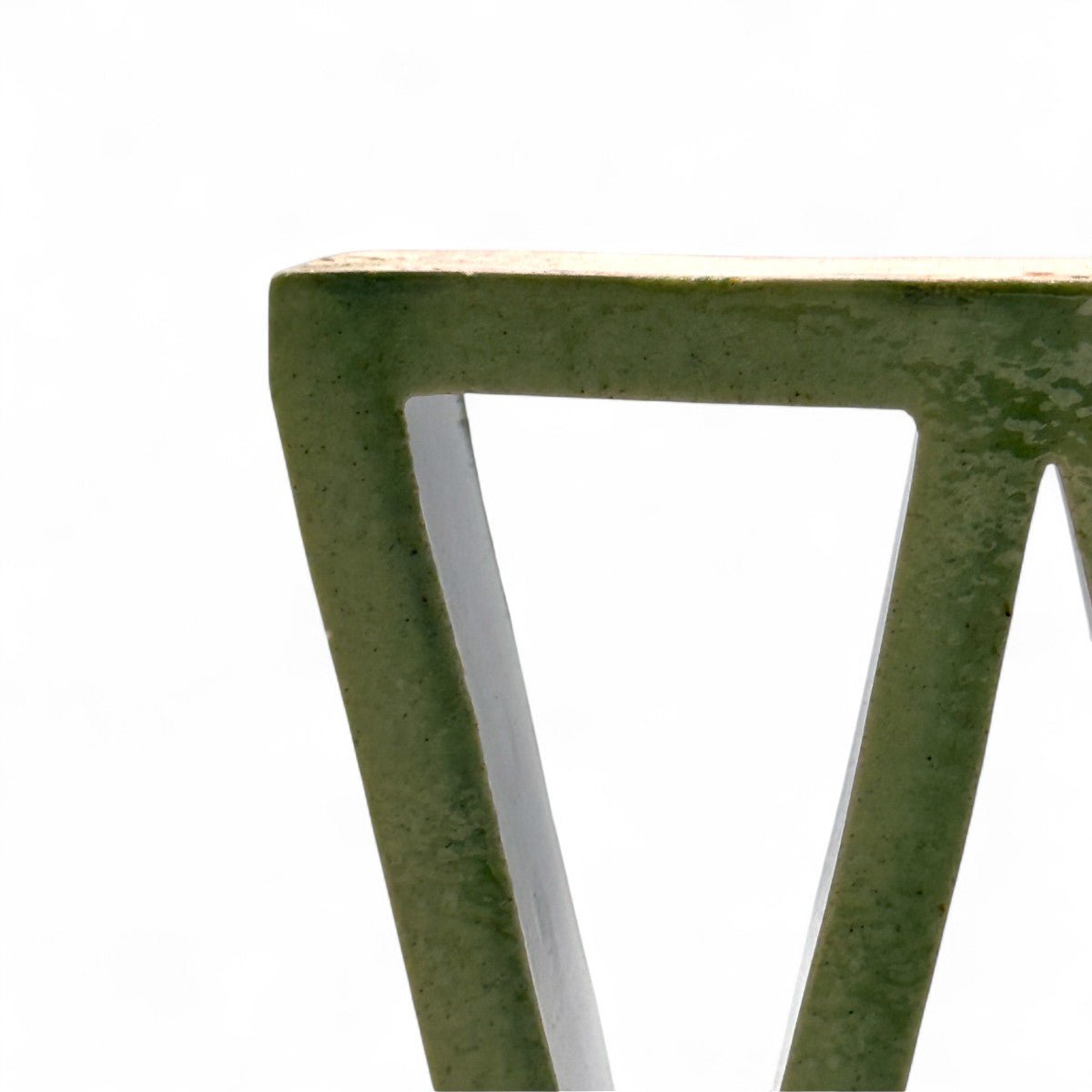 Vista dall'alto della scultura Orizzonte Verdeggiante che mostra il suo pattern ritmico.