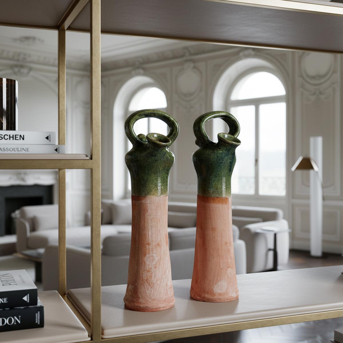 Scultura in terracotta verde Anima Catalana, con base grezza e sommità smaltata.