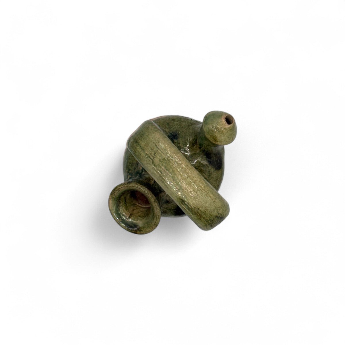 La scultura Anima Catalana accanto a un libro per mostrarne le proporzioni.