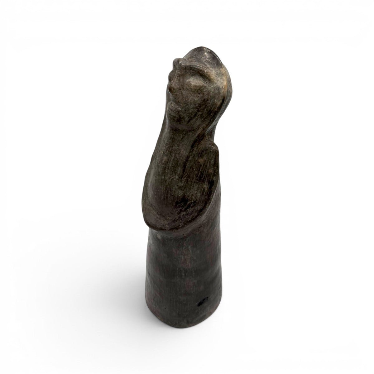 Statua decorativa in argilla dal peso solido di 2,8 kg ideale per una colta narrazione silente d'interni.
