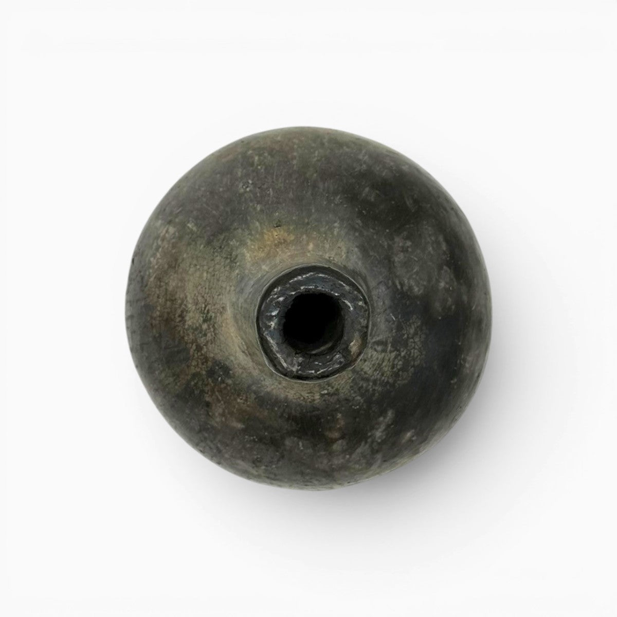 Manufatto scultoreo dal peso di 1,25 kg ideale per impreziosire spazi d'eccellenza e d'avanguardia.