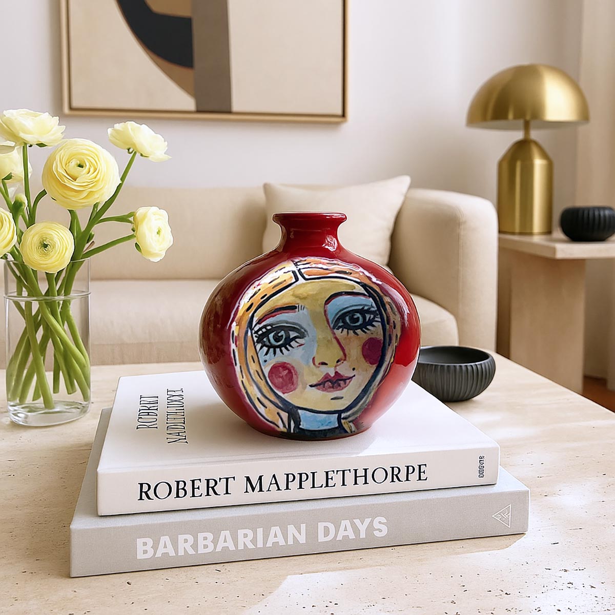 Vaso Bionda su Rosso di Daria Paolotti, un pezzo unico in ceramica dipinta a mano.