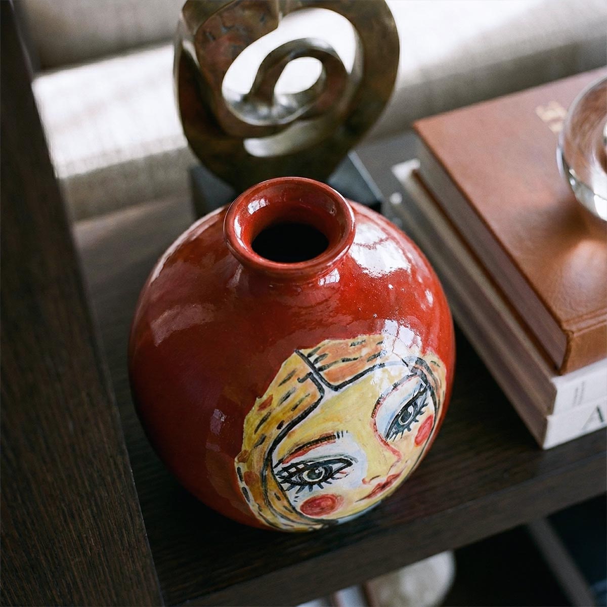 Vaso Bionda su Rosso di Daria Paolotti - Vicode