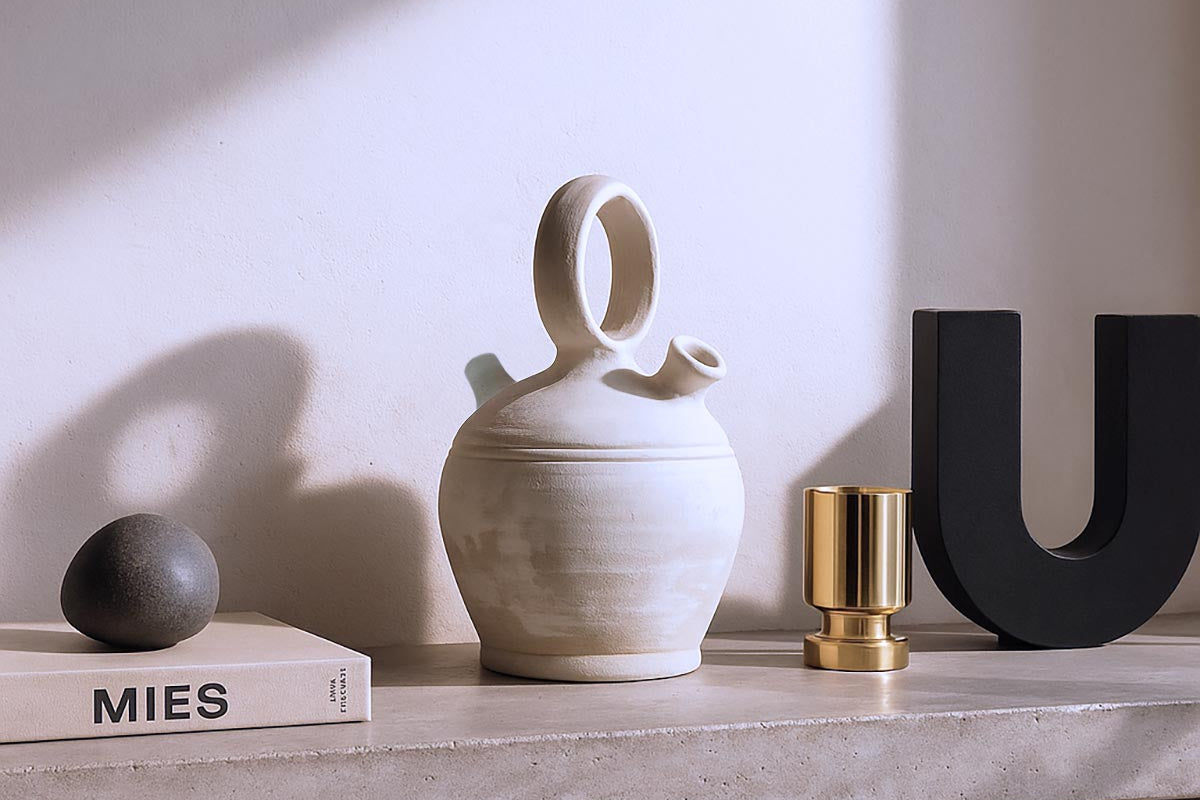 Grande Botijo Valenciano, scultura decorativa in terracotta porosa fatta a mano.