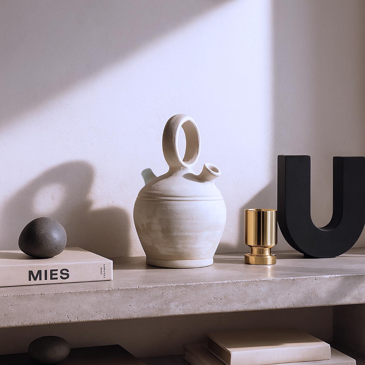 Grande Botijo Valenciano, scultura decorativa in terracotta porosa fatta a mano.