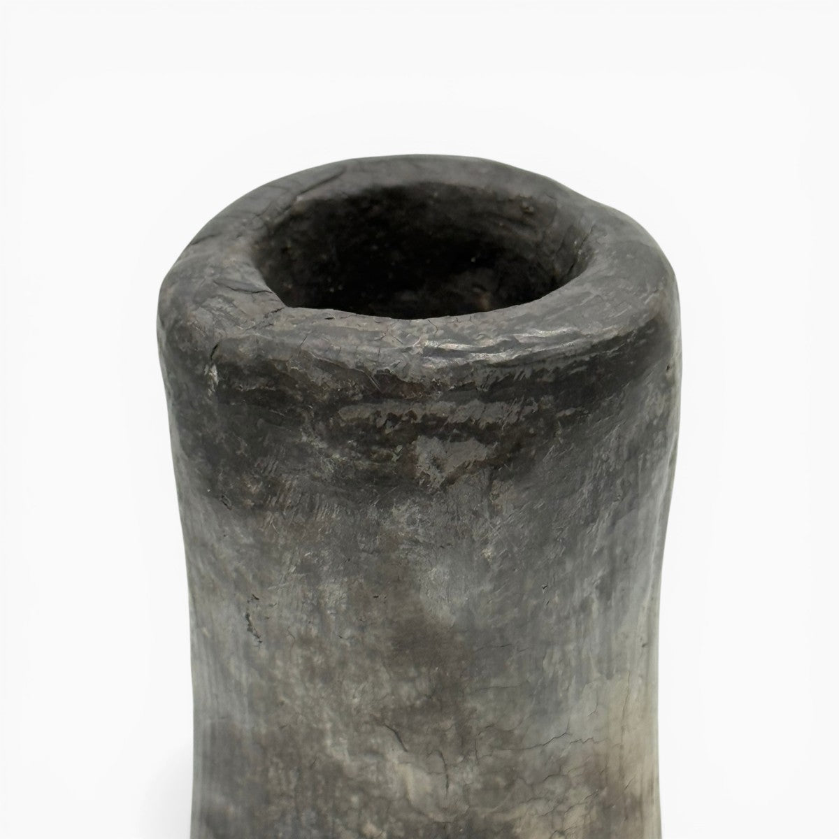 Silhouette elegante del vaso Hanene da 30 cm, scultura in terra cruda.