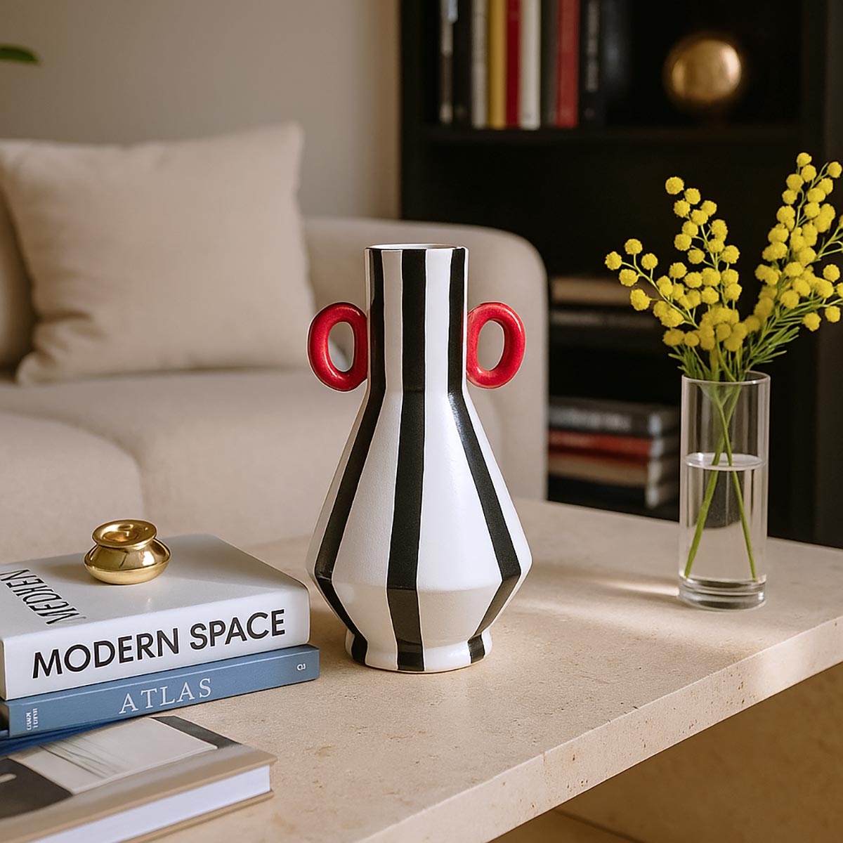 Vaso Linhas e Orelhas, ceramica portoghese a righe bianche e nere con manici rossi.