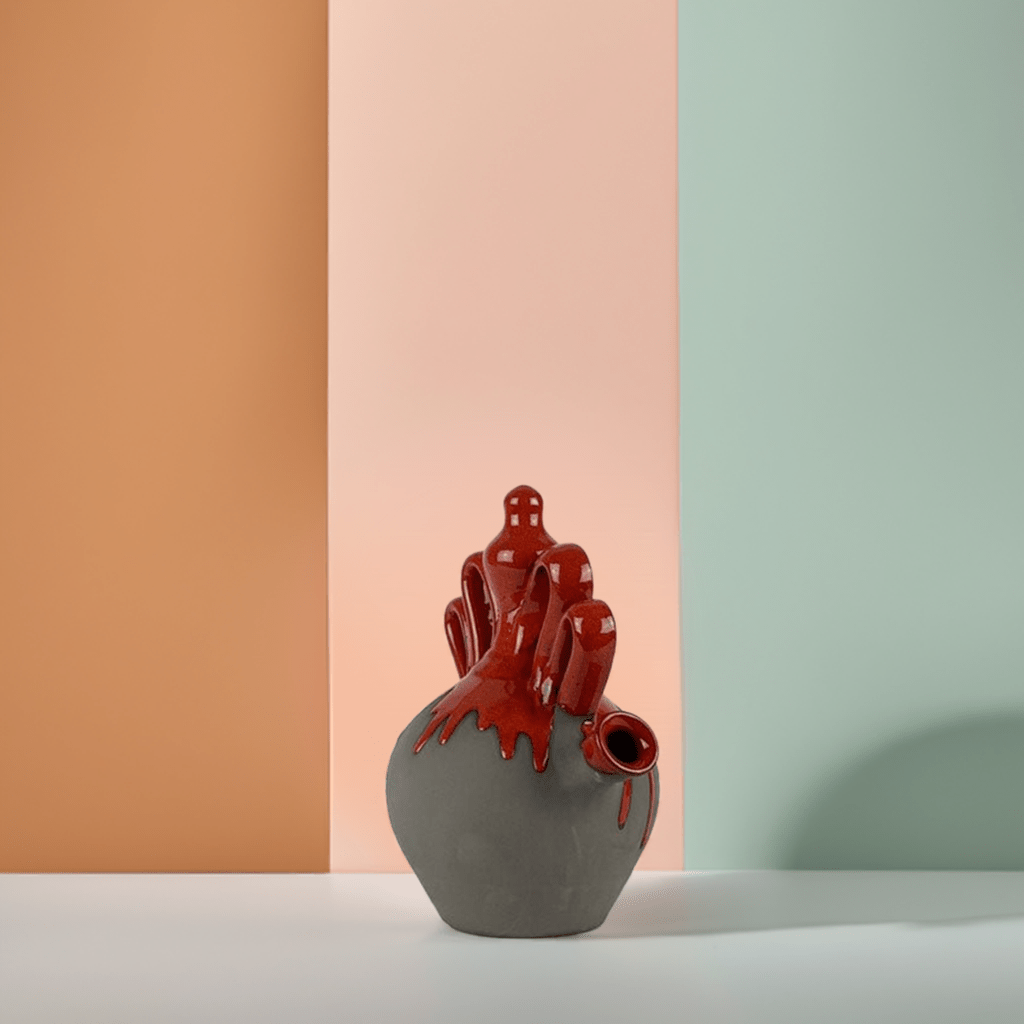 Il Vaso Menina Roja usato come centrotavola moderno.