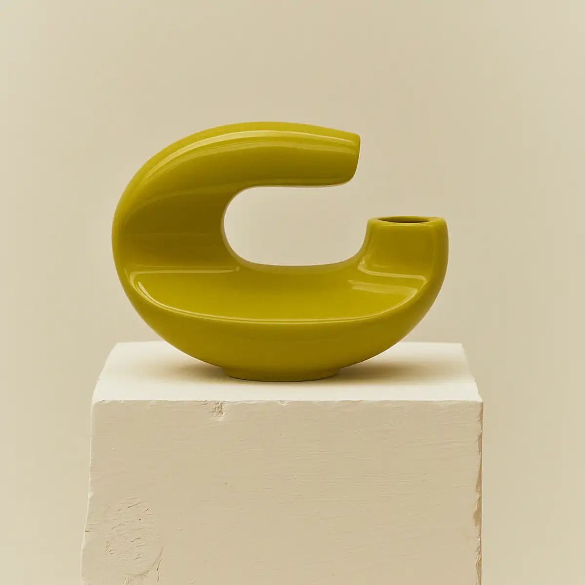 Scultura di design gialla Orbitale Giallo, vaso in ceramica in stile anni '70.