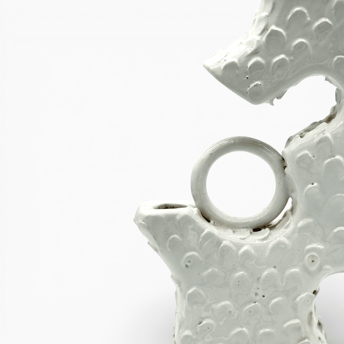 Vaso artistico bianco lucido asimmetrico per fiori singoli