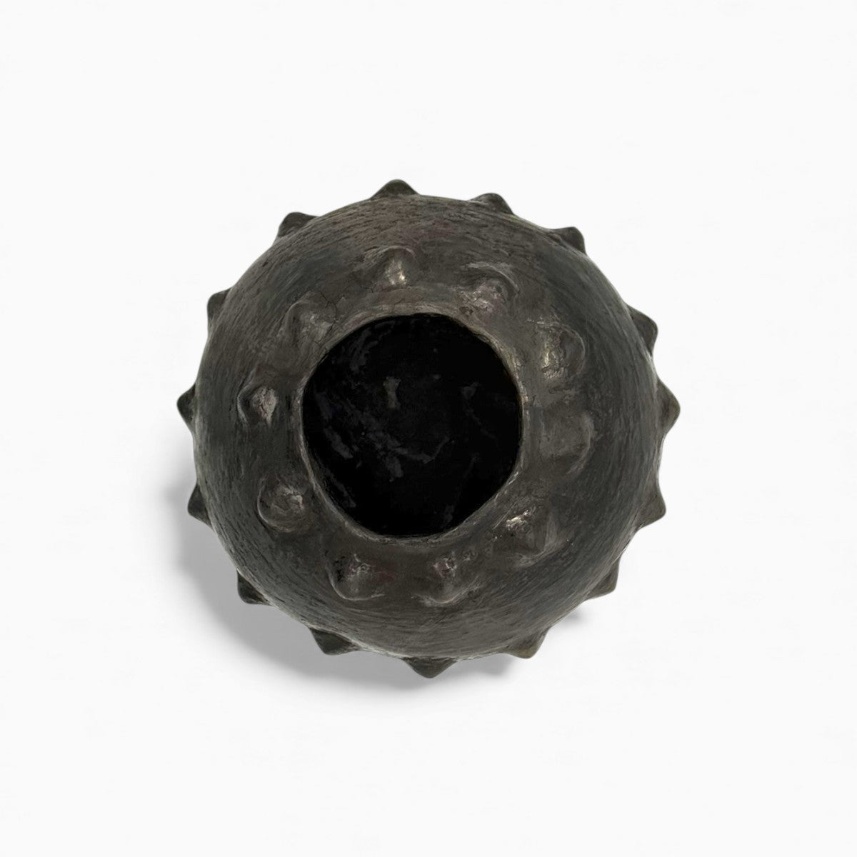 Forma scolpita a rombi per il Vaso Geometrico Nero in terracotta