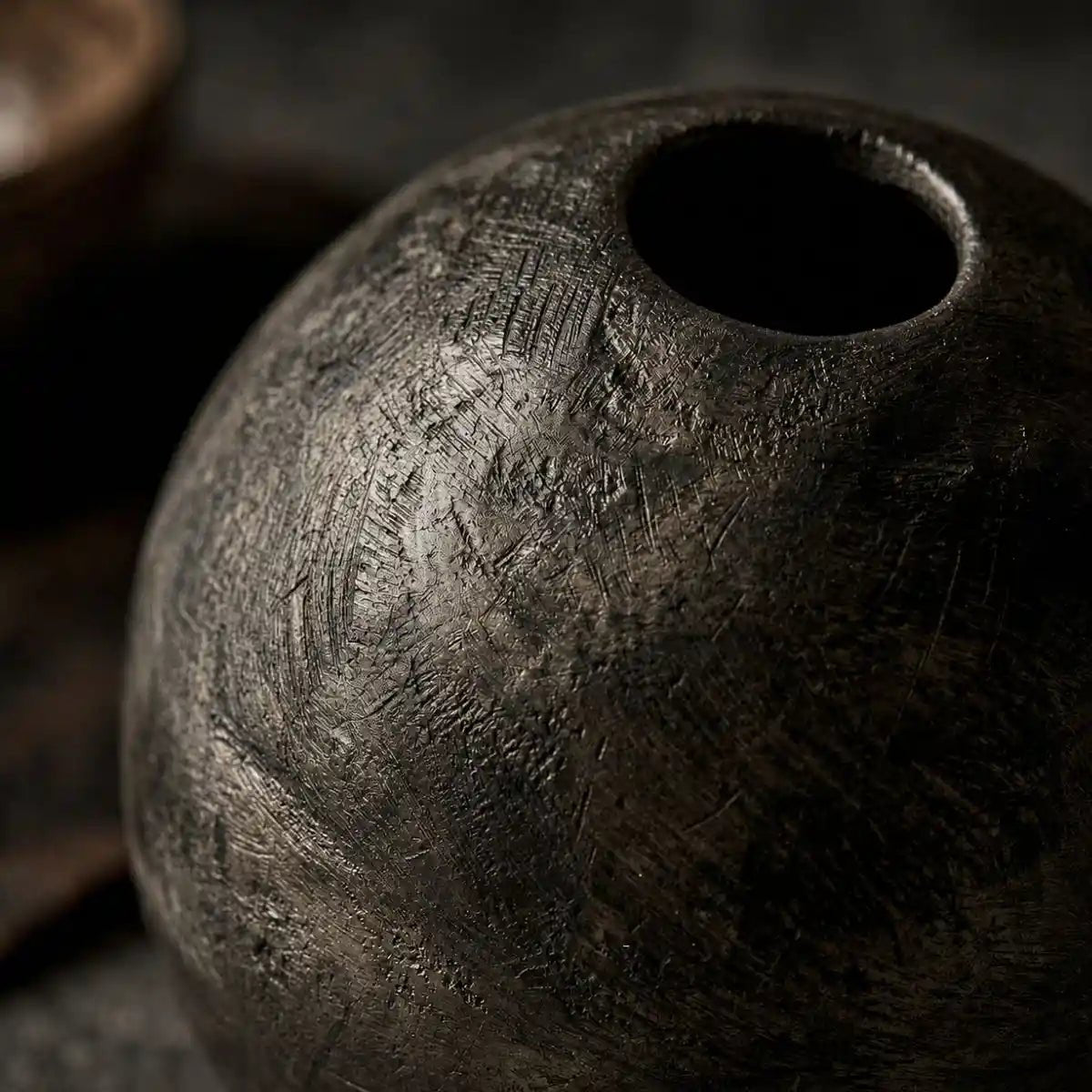 vaso materico nero tunisino