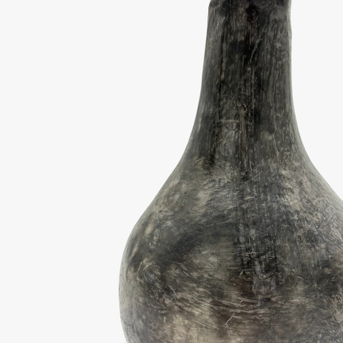 Finitura materica grezza della bottiglia ceramica di design Habiba stile wabi-sabi