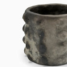 Design etico geometrico per il vaso cilindrico basso in terracotta Malles x Vicode