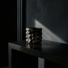Vaso cilindrico scultura con finitura a fumo e luci d'atmosfera | Malles x Vicode