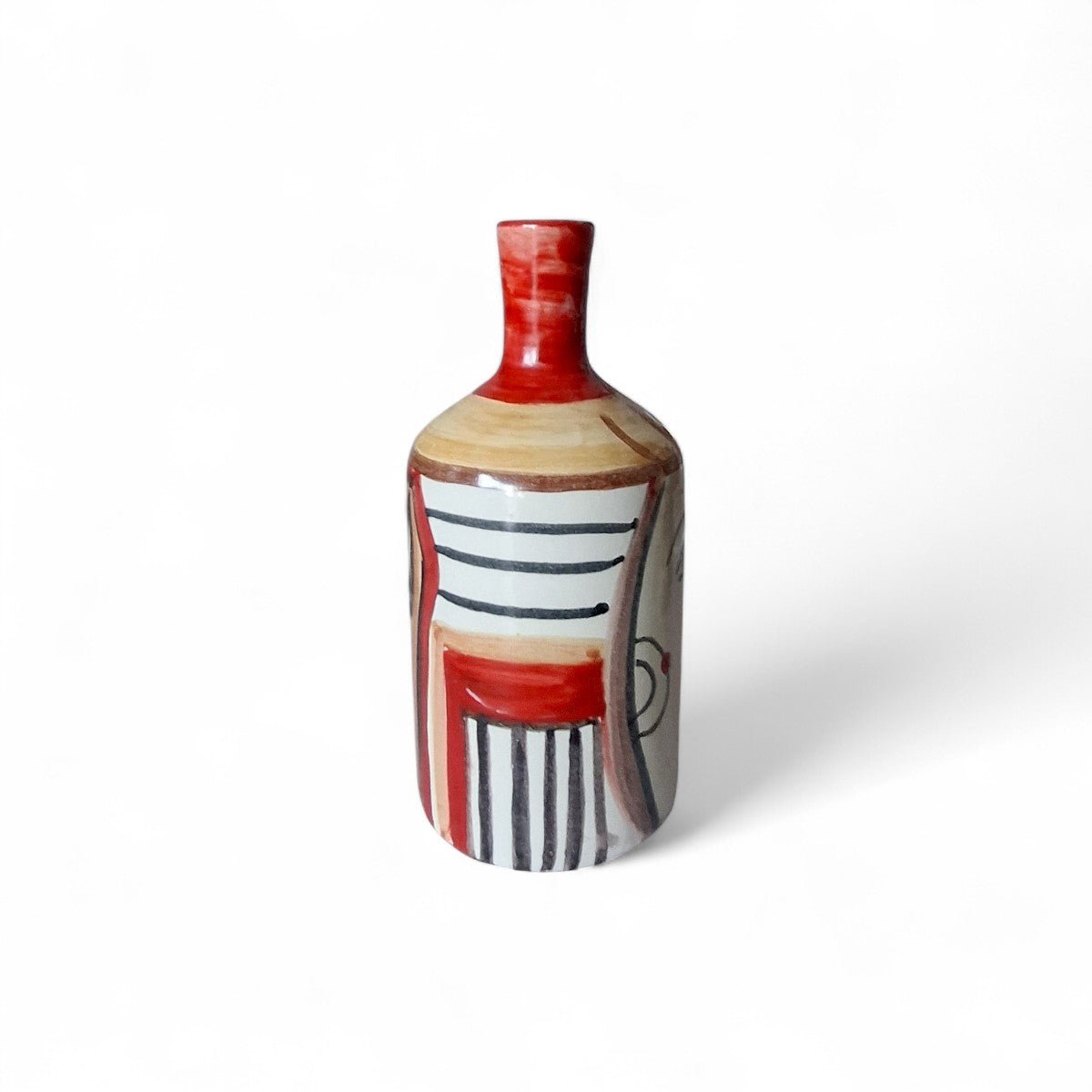 Vista del retro dei vasi Doppio Sguardo, che mostra le campiture astratte double-face.