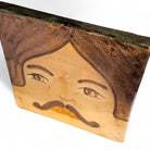 Profilo delle mattonelle ceramica dipinte che ne mostra lo spessore e la fattura.