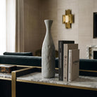 Vaso di design Impronta in ceramica grigia per arredamento contemporaneo