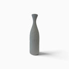 Vaso di design Impronta in ceramica grigia con texture impressa a mano