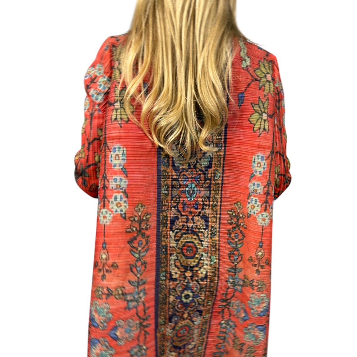 Dettaglio della trama ricca e del tessuto pregiato del kimono soprabito Brera.