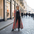 Il soprabito stile kimono Brera steso per mostrare il design e la cintura in dotazione.