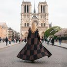 Primo piano della lavorazione trapuntata e della texture tridimensionale del tessuto.