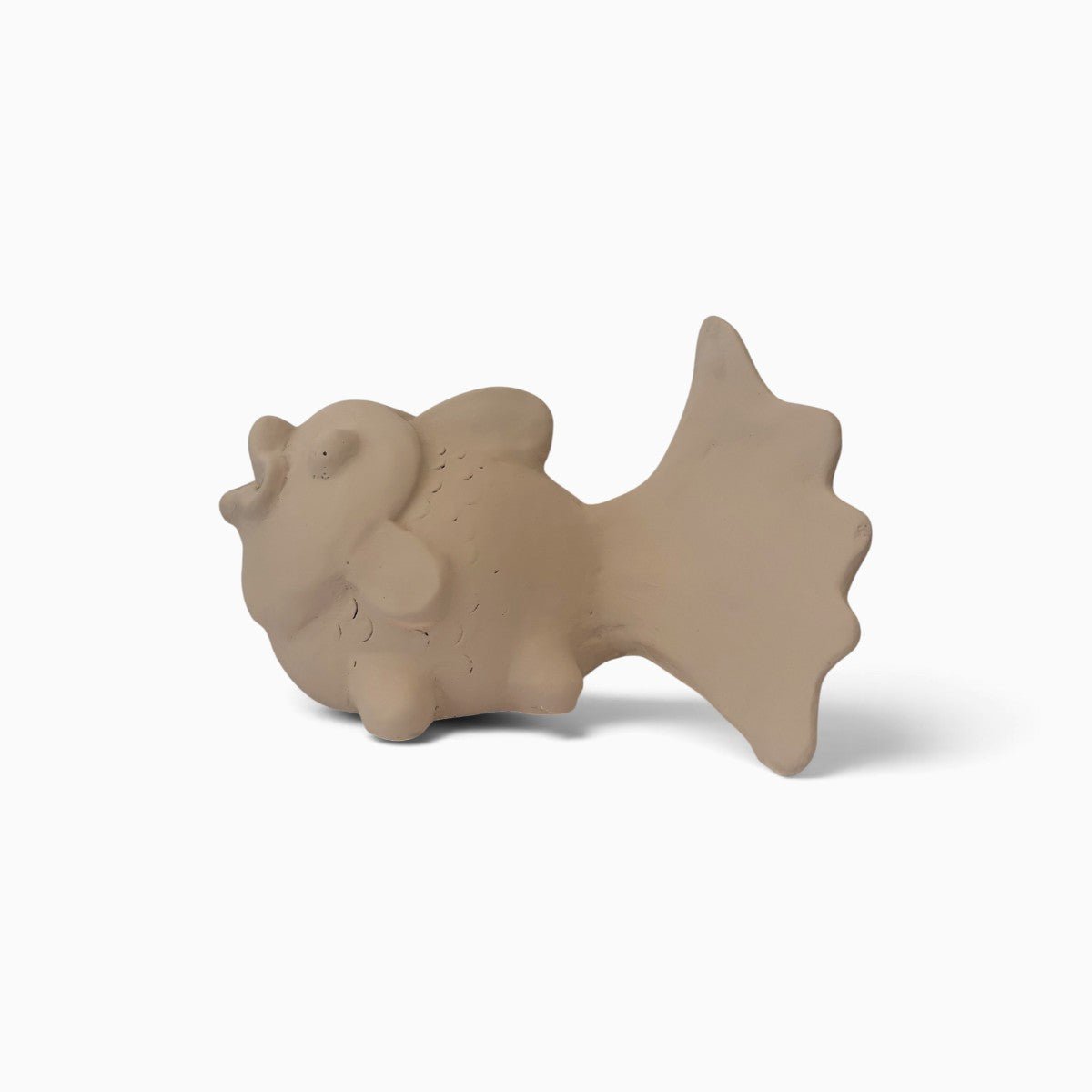 Scultura decorativa Pelago in ceramica con forma di pesce e finitura gessosa