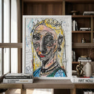 Dettaglio della corona gialla stilizzata nell'opera di arte contemporanea Massimiliano Precisi.