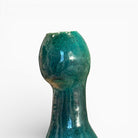 Curva elegante del collo della scultura Essenza Cerulea.