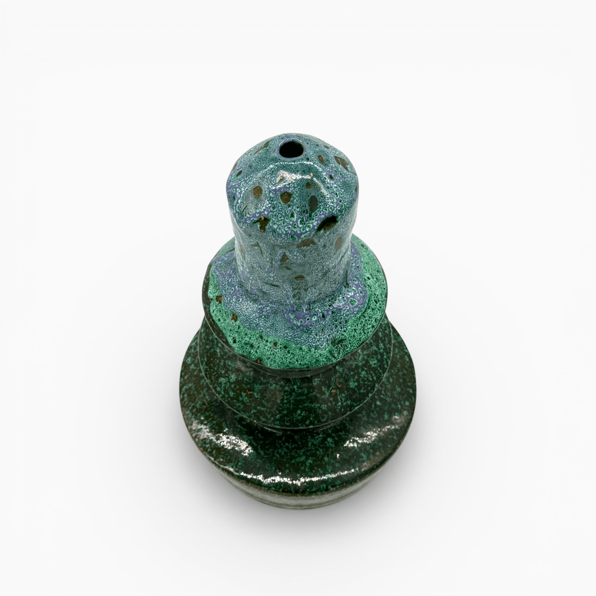Totem in ceramica design geometrico e organico