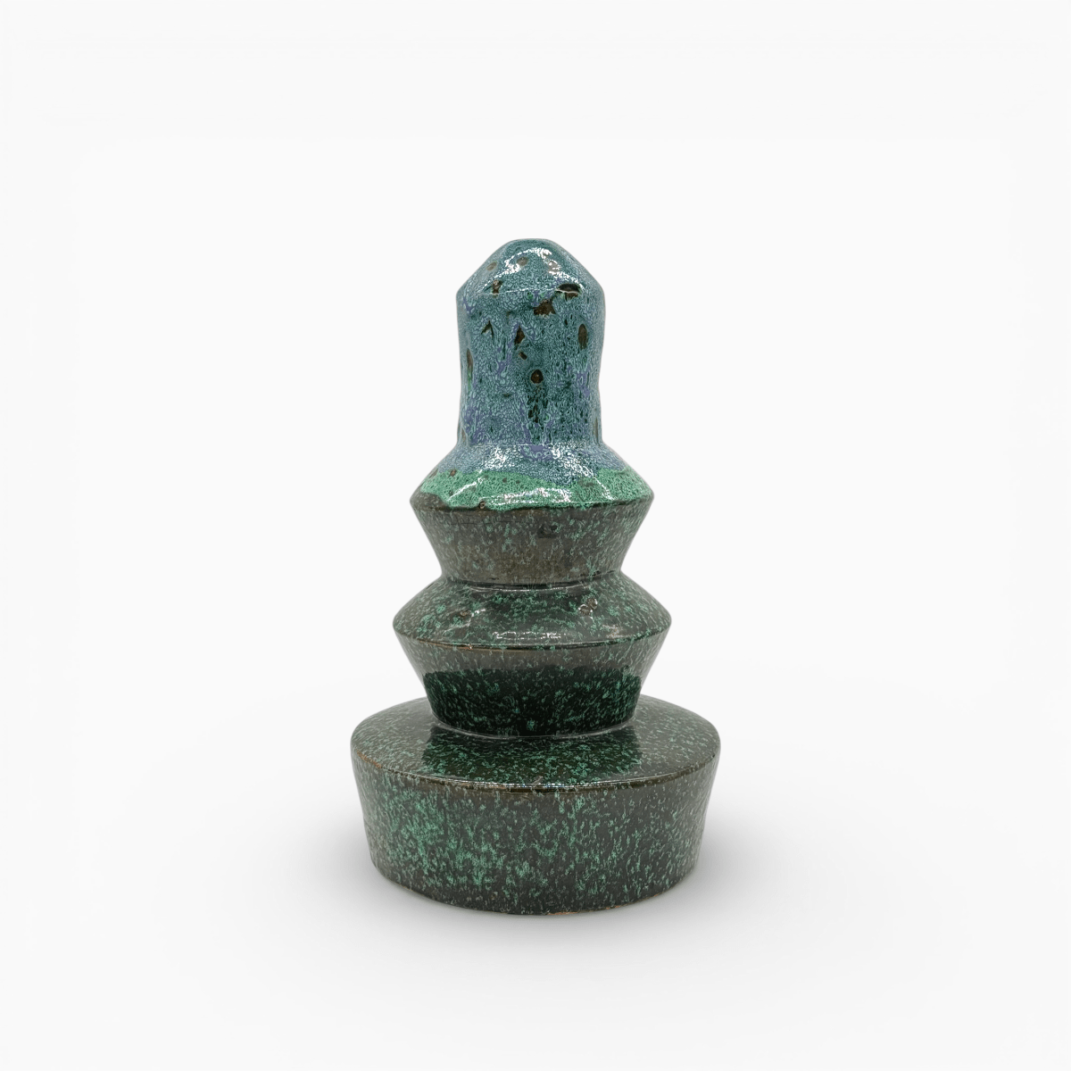 Scultura da tavolo a torre in ceramica smaltata lucida