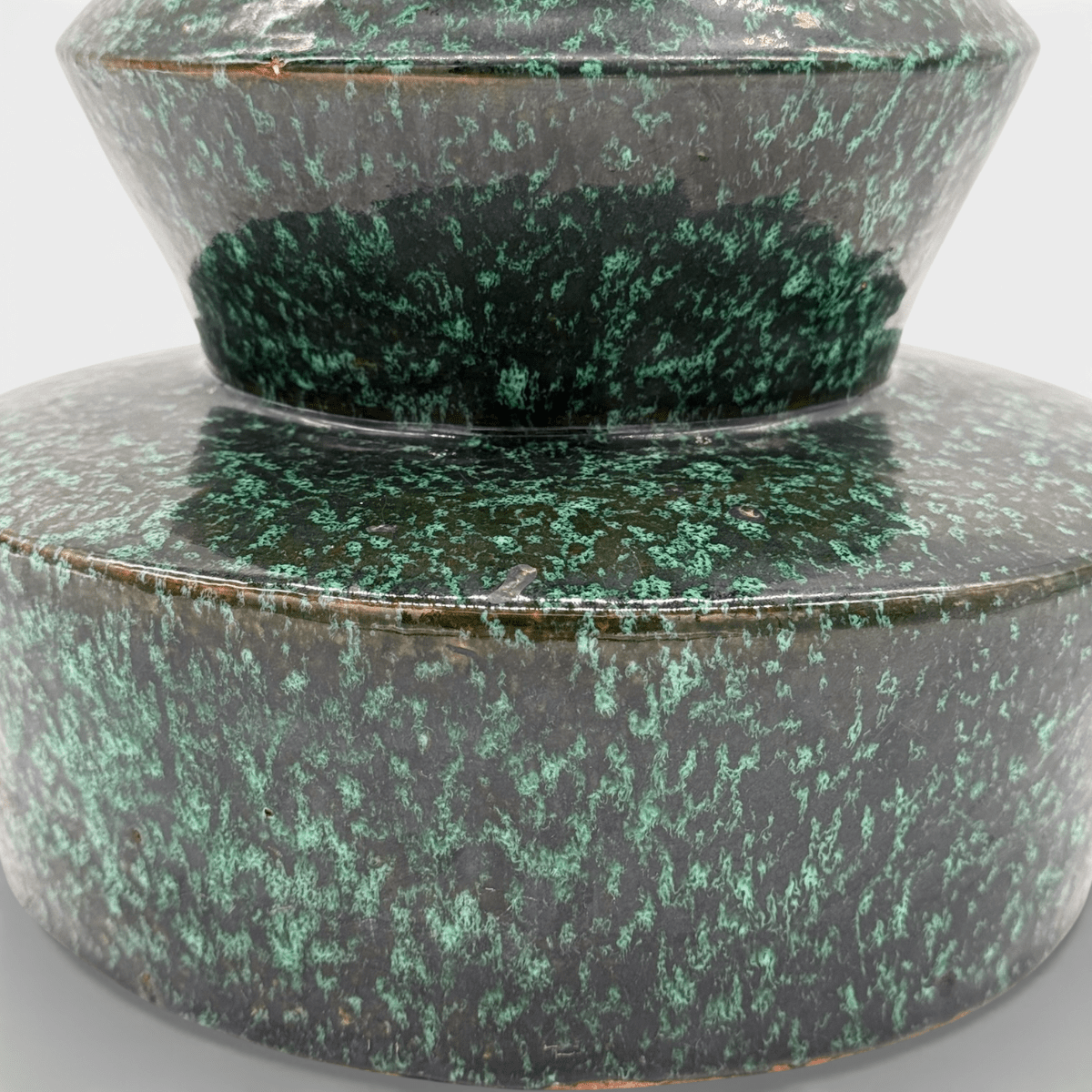 Pezzo unico artigianale verde foresta forma stupa