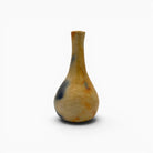Sintesi visiva tra l'archetipo antico della fiasca e l'estetica minimale del luxury design contemporaneo.