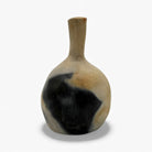 Finitura materica grezza in argilla naturale del vaso avorio maculato