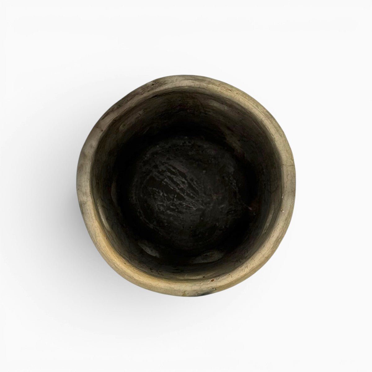 Manufatto d'arte in ceramica dal peso di 1,4 kg, ideale per creare una suggestiva narrazione silente.