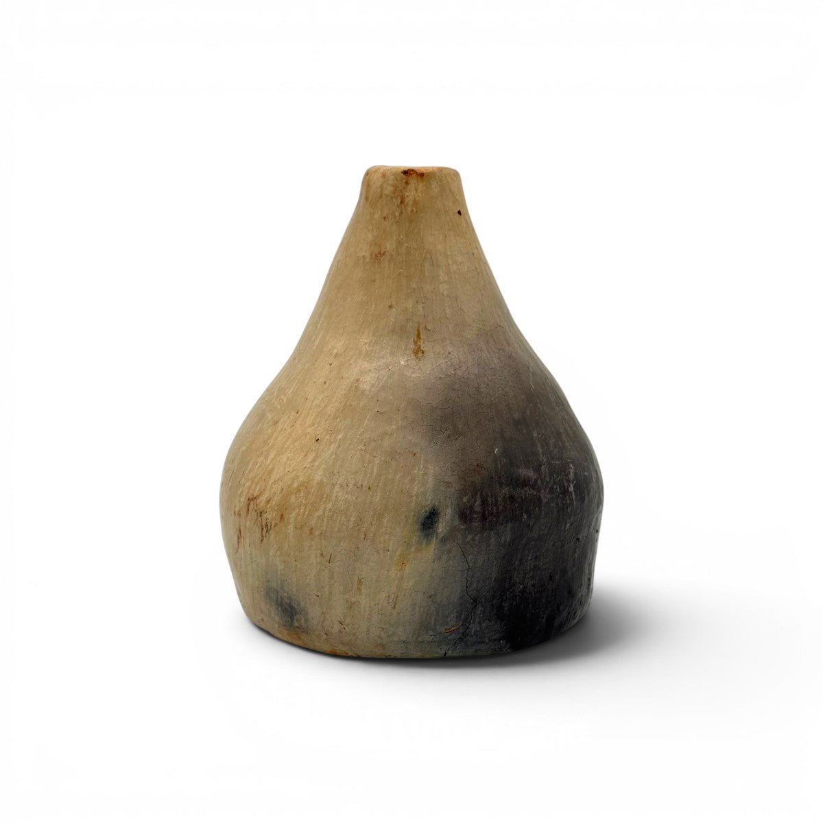 Sintesi visiva tra l'archetipo dell'argilla arsa e le geometrie pure del luxury contemporaneo VICODE.
