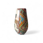 Dettaglio del lato con la scena dei cavalli stilizzati sotto le palme, dipinto a mano.