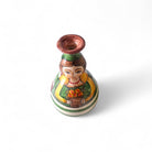 Il vaso Pupetta Fiorita in un interno luminoso, come scultura domestica benevola.